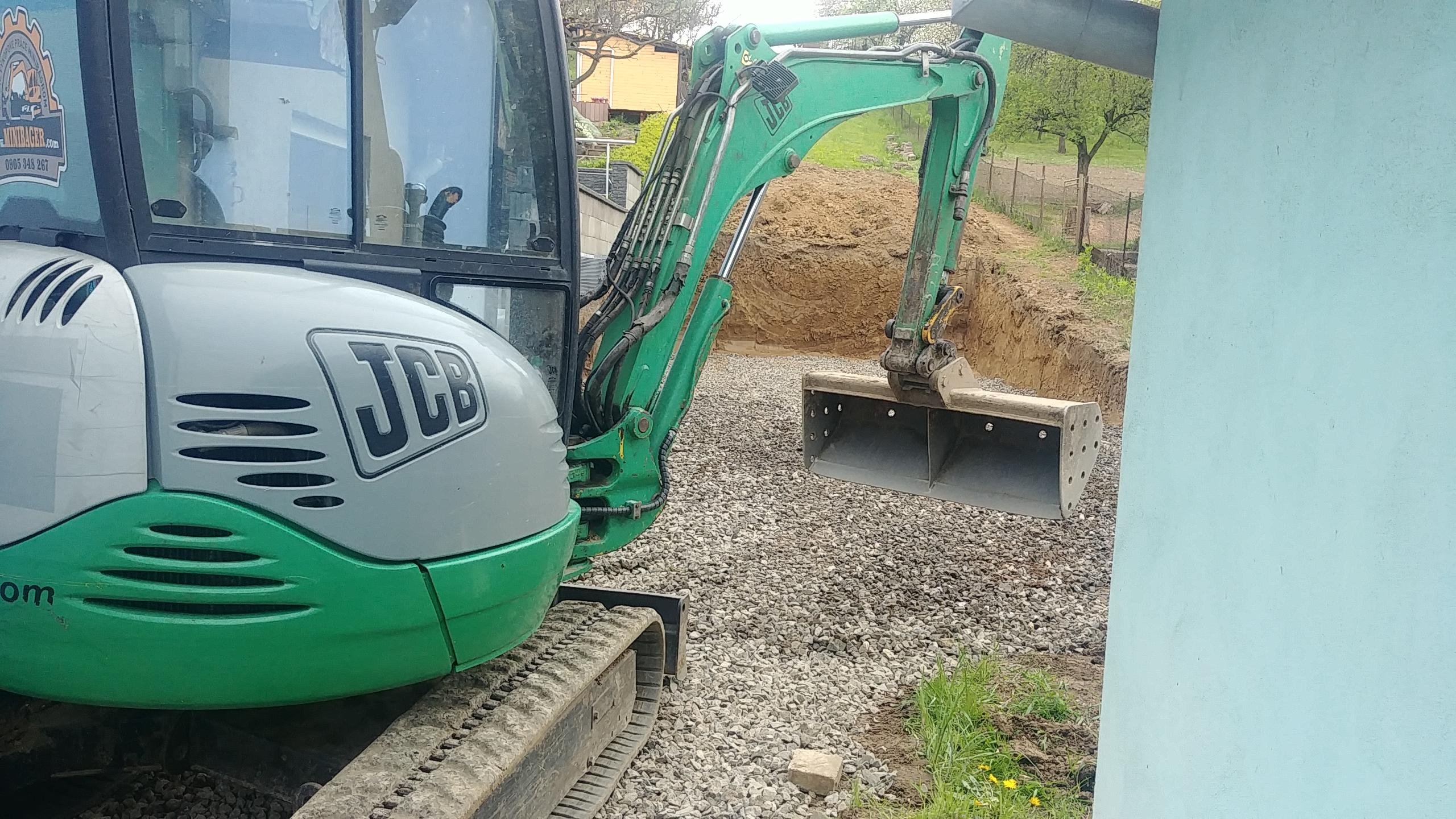 Výkopové práce pri rodinnom dome